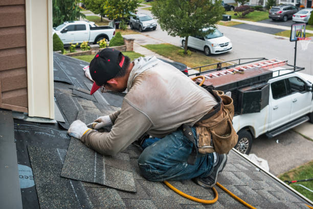 Professional Roofing technician working in Hope, NJ